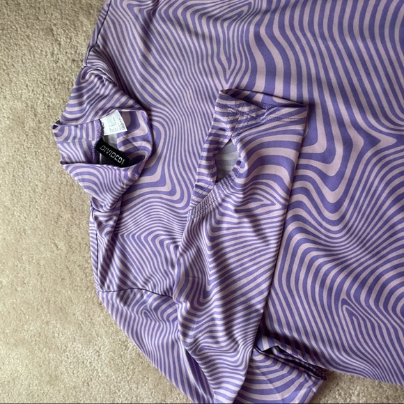 H&M Groovy Purple Mock Neck, Size Small - Picture 2 of 3